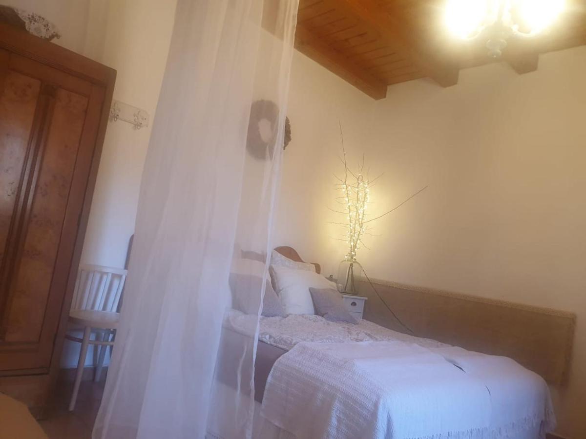 Tulipános Vendégház Obanya Esterno foto