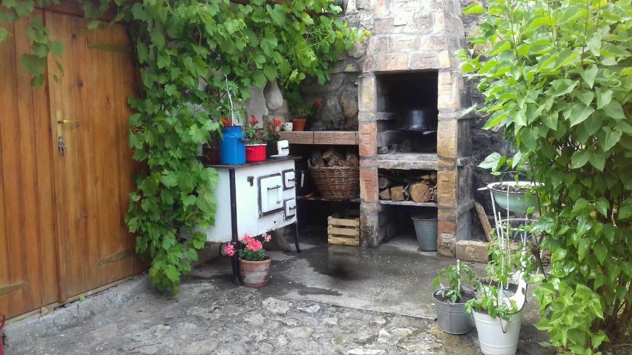 Tulipános Vendégház Obanya Esterno foto